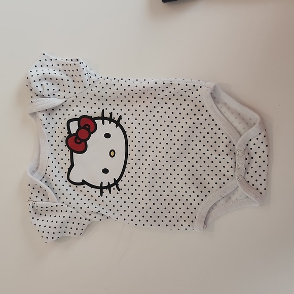 Hello Kitty Bodysuit & Pant Set 6M - Picture 4 of 7